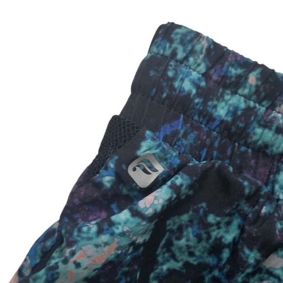 Fabletics Pamela Running/Jogging/Gym Shorts w/ Pocket Tidepool Print/Island. - Picture 5 of 10